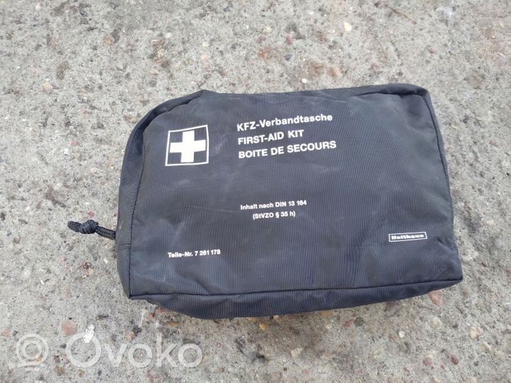 BMW 1 E81 E87 Kit di pronto soccorso 