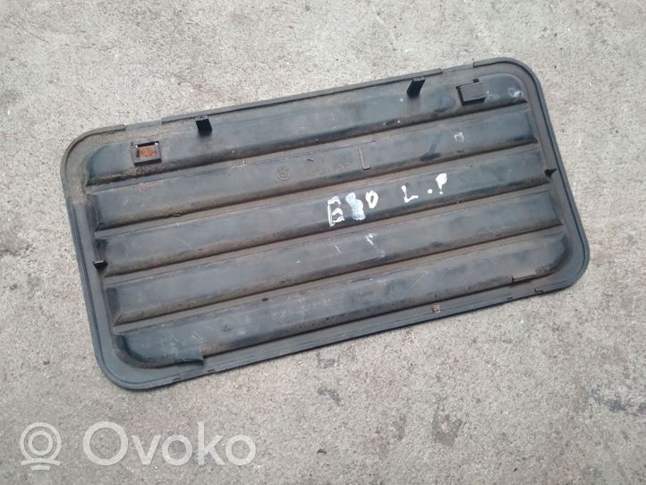 BMW 3 E30 Priešrūkinio žibinto apdaila/ grotelės 1906287