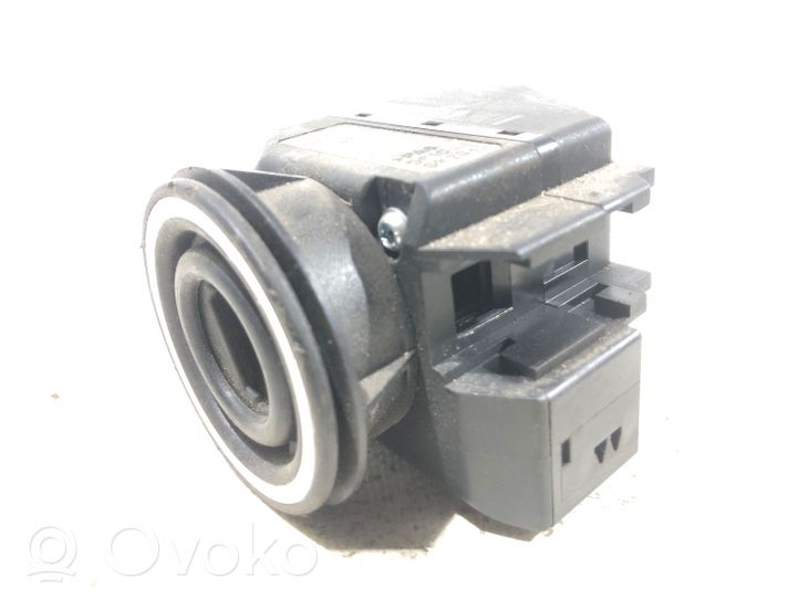 Mercedes-Benz E W210 Aizdedzes ECU komplekts 2105450208