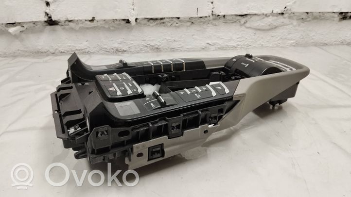 Porsche Cayenne (92A) Central console control unit 7P5864785A