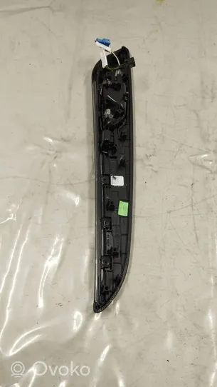 Mercedes-Benz GLS X166 Rear door card trim A1667301522