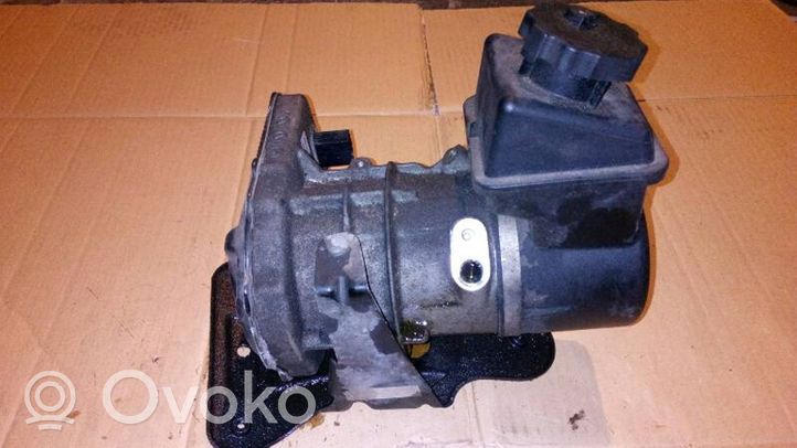 Mercedes-Benz ML W164 Ohjaustehostimen pumppu A1644601680