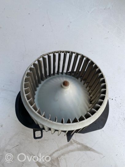 Volkswagen Touareg II Heater fan/blower 7P0820021B