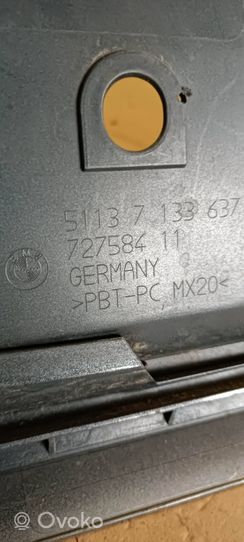 BMW 7 E65 E66 Verkleidung Heckklappe Kofferraumdeckel 7133637