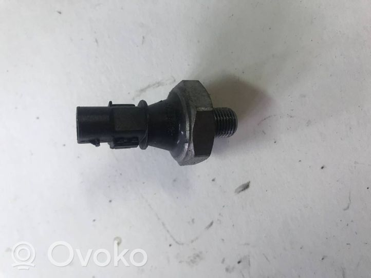 BMW 5 G30 G31 Sensore di pressione dell’olio 8577967