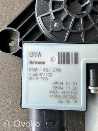 BMW X3 G01 Motorino alzacristalli della portiera anteriore 7457249