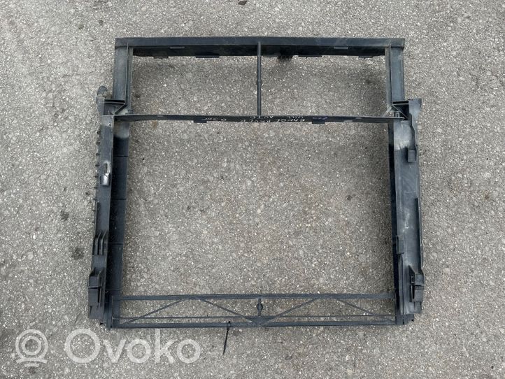 Land Rover Range Rover L322 Osłona chłodnicy 10519311