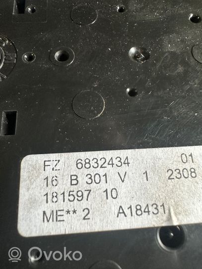 BMW 2 F45 Innenraumbeleuchtung vorne 6832434