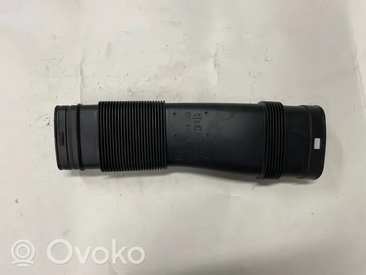 BMW X4 F26 Air intake duct part 7811019