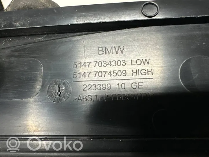 BMW 5 E60 E61 Listwa progowa boczna 7034304