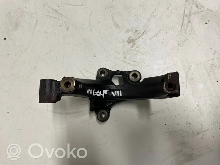 Volkswagen Golf VII Support, suspension du moteur 04L425