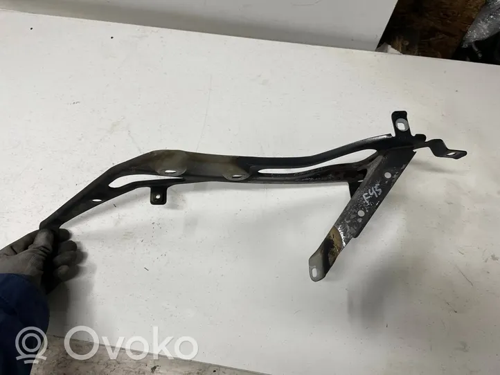 BMW 2 F45 Fender mounting bracket 7297202