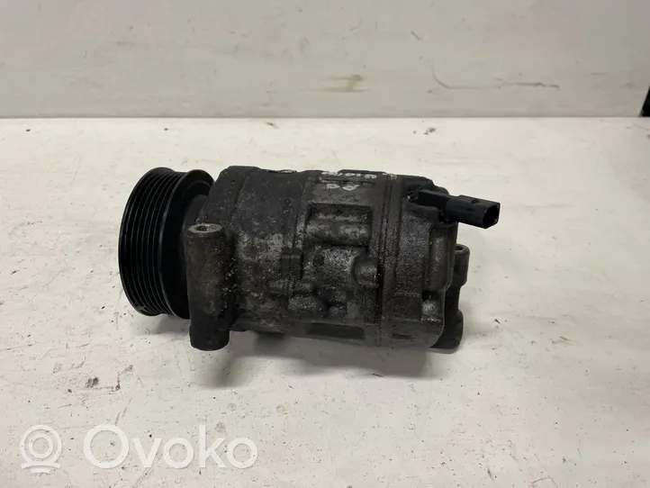 Audi A4 S4 B8 8K Ilmastointilaitteen kompressorin pumppu (A/C) 8K0260805E