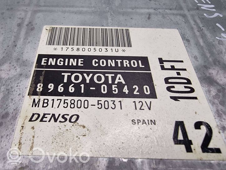 Toyota Avensis T220 Calculateur moteur ECU 8966105420