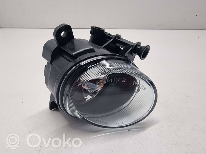 Audi A4 S4 B7 8E 8H Feu antibrouillard avant 8T0941699