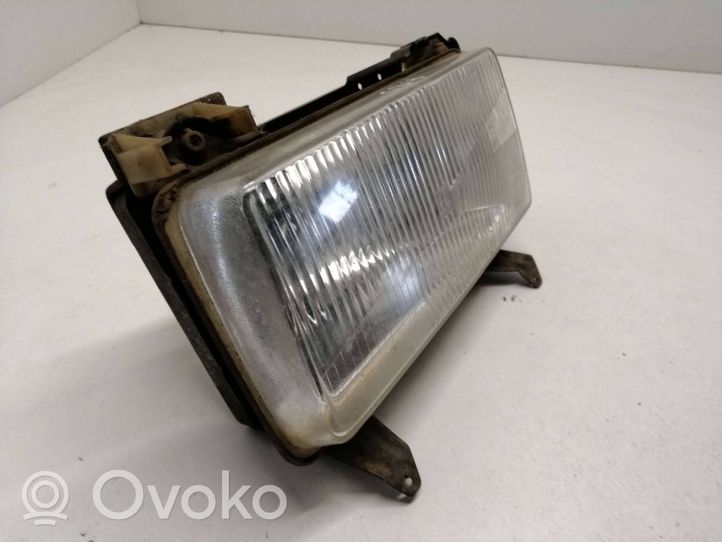 Audi 80 90 B2 Lampa przednia 902121717