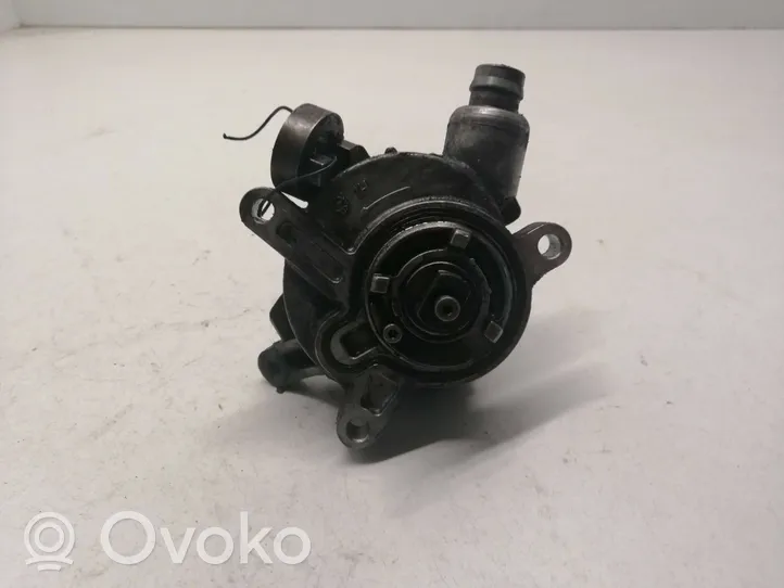 Volvo V50 Pompe à vide 08658230