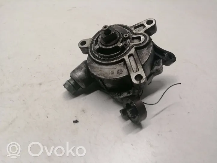 Volvo V50 Pompe à vide 08658230