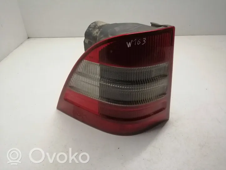 Mercedes-Benz ML W163 Lampa tylna A1638200077