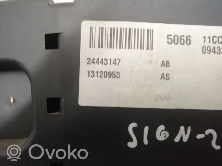 Opel Signum Skrzynka bezpieczników / Komplet 13120953