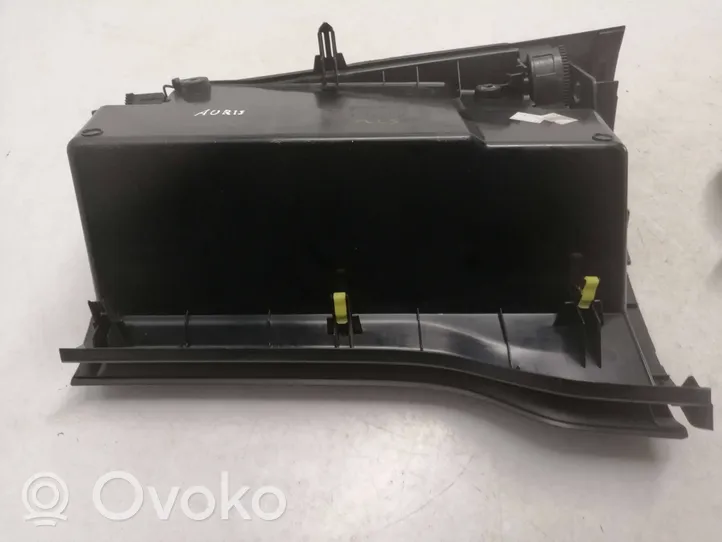 Toyota Auris 150 Handschuhfach komplett 5543702020