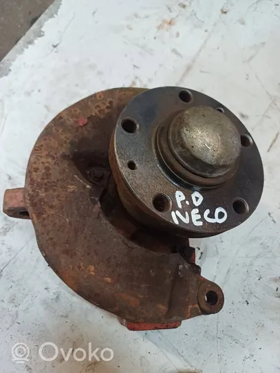 Iveco Daily 35.8 - 9 Front wheel hub 