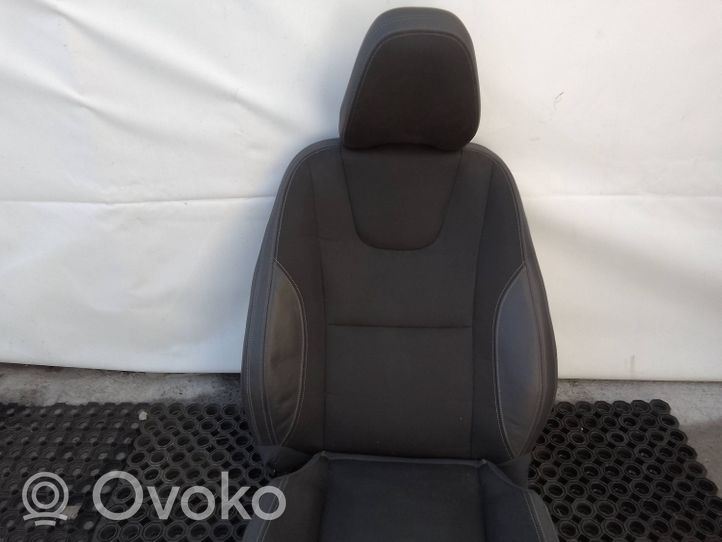 Volvo XC60 Fotel przedni kierowcy 