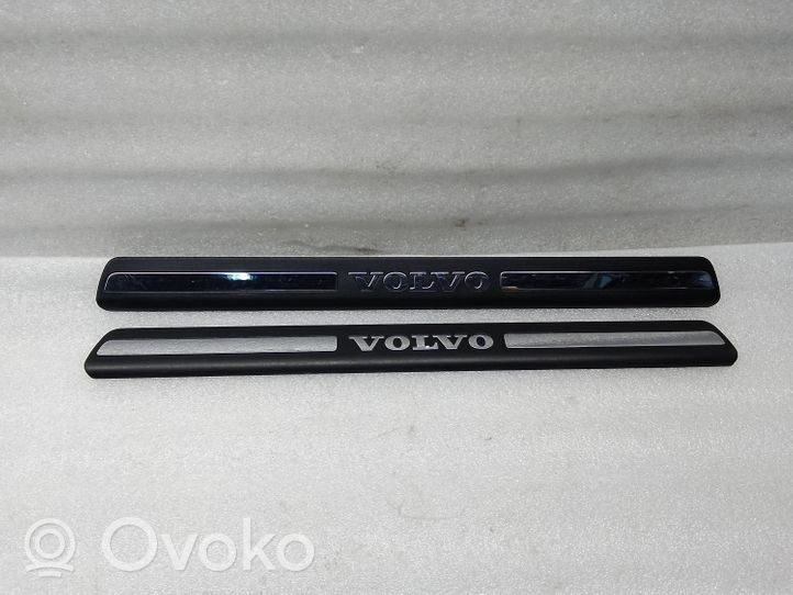 Volvo V70 Slenksčio dalis 8659960