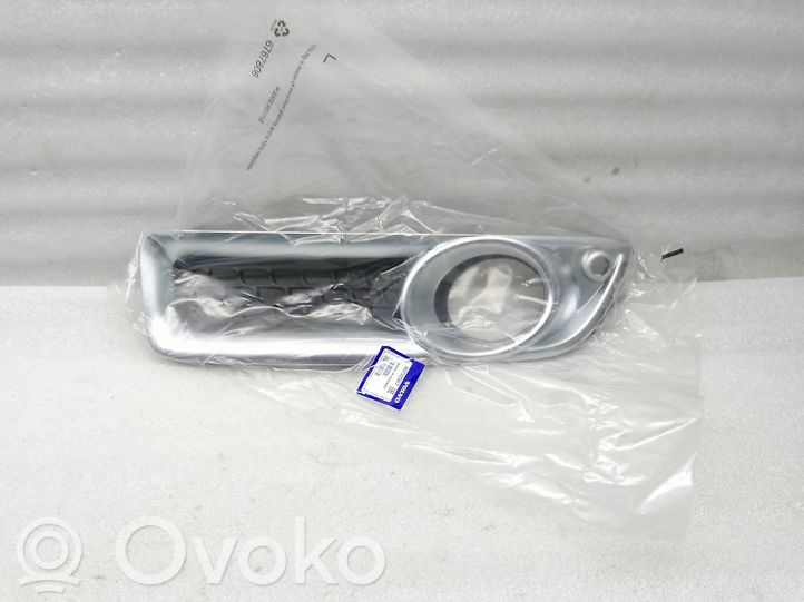30733027 Volvo V70 Front bumper splitter molding, 65.50 € RRR
