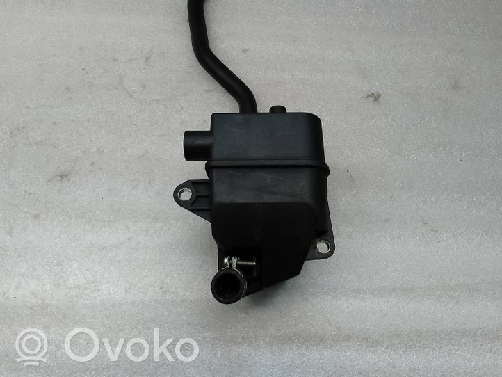 Volvo XC70 Sfiato/tubo di sfiato/tubo flessibile 8692211