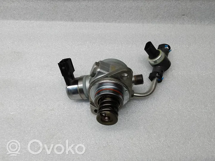 Volvo S60 Fuel injection high pressure pump 32140068