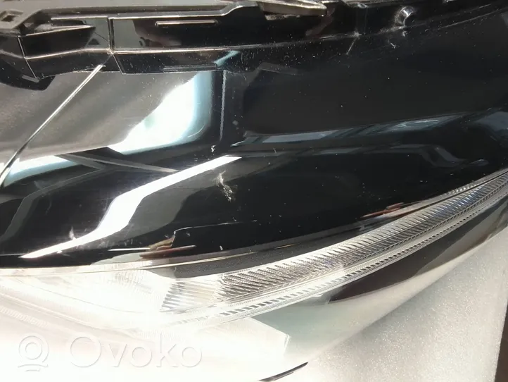 Volvo XC40 Headlight/headlamp 32133832