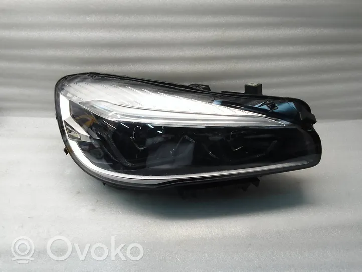 BMW 2 F46 Lampa przednia LE16A6380