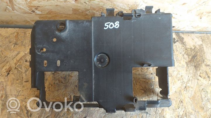 Peugeot 508 Coperchio/tappo della scatola vassoio della batteria 9686709280