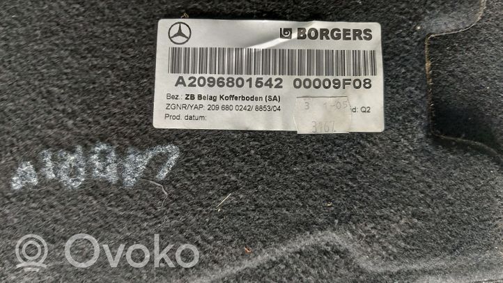 Mercedes-Benz CLK A209 C209 Tavaratilan pohjan tekstiilimatto A2096801542