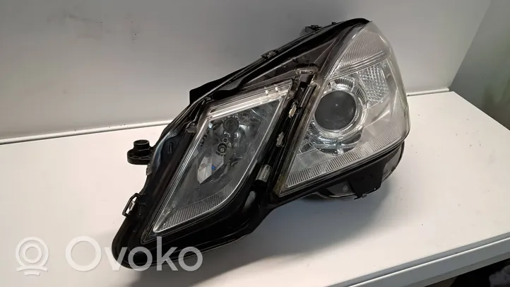 Mercedes-Benz E W212 Lampa przednia A2128208361