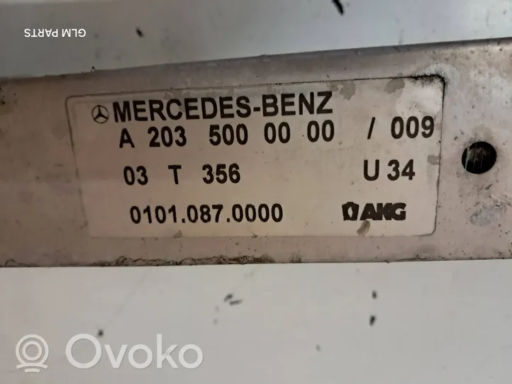 Mercedes-Benz CLK A209 C209 Välijäähdyttimen jäähdytin A2035000000