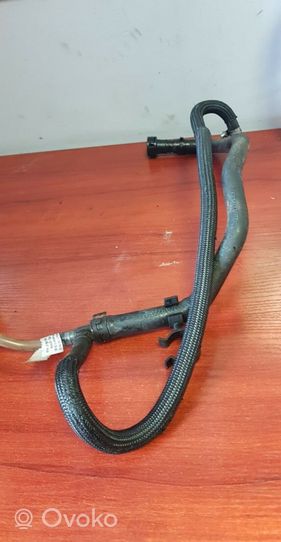 BMW 7 E65 E66 Tuyau d'alimentation conduite de carburant 779550401