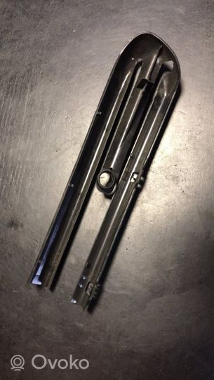 BMW 5 E39 Glissière rail de siège conducteur avant 8207213