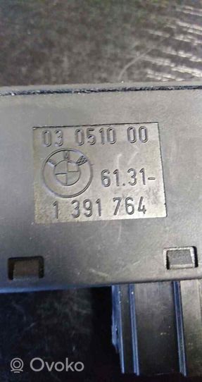 BMW 5 E34 Bouton de dégivrage pare-brise 1391764