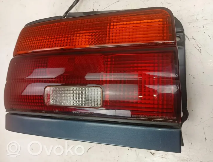 Toyota Corolla E100 Задний фонарь в кузове 