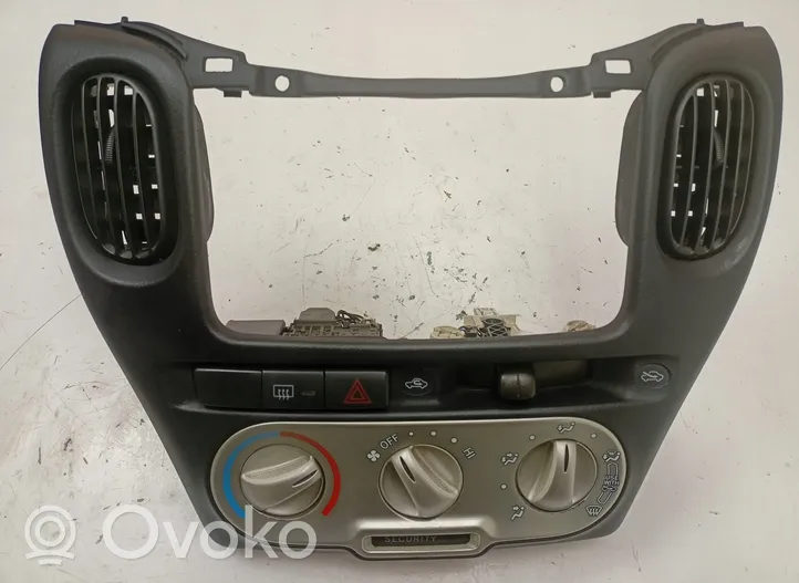 Toyota Yaris Verso Panel klimatyzacji / Ogrzewania 758277