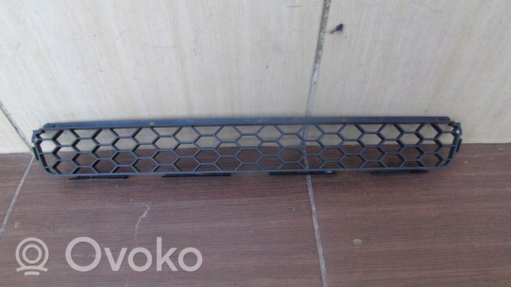 Suzuki Swift Grille calandre supérieure de pare-chocs avant 7171360B0