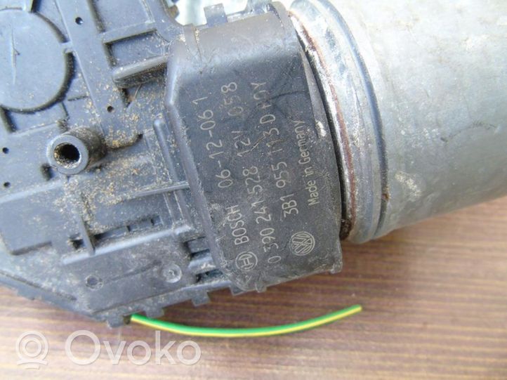 Audi A6 S6 C5 4B Etupyyhkimen vivusto ja moottori 8D1955605B