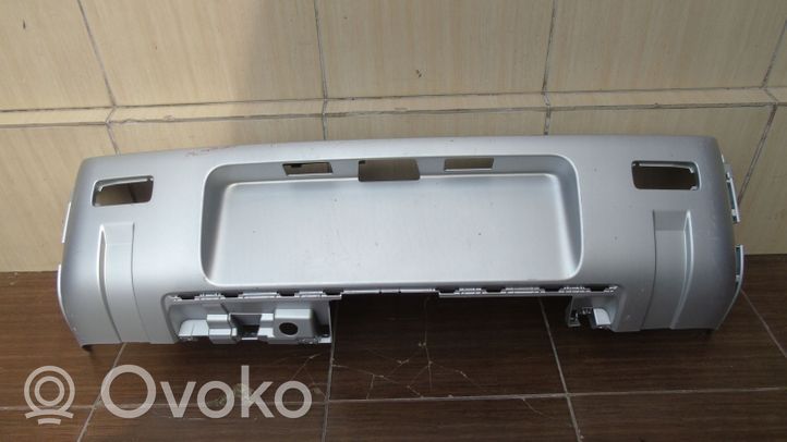 Land Rover Defender Takapuskurin alaosan lista L8B217D781A