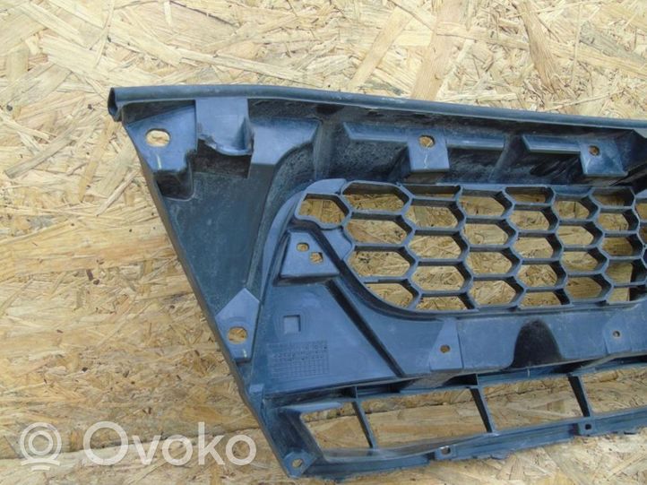 Toyota Hilux (AN10, AN20, AN30) Maskownica / Grill / Atrapa górna chłodnicy 