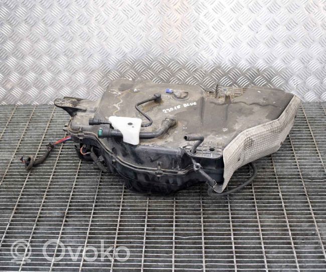 Audi Q3 8U Réservoir de fluide AdBlue 5N0131877D