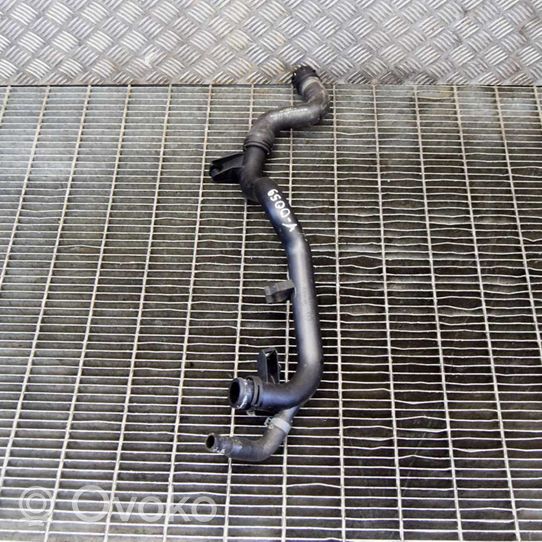 Audi A4 S4 B8 8K Tubo flessibile del liquido di raffreddamento del motore 8K0121101P