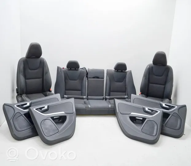 Volvo V60 Set interni 8635846