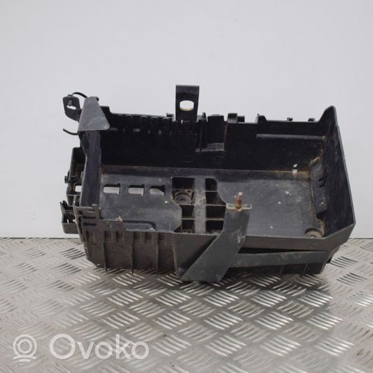 Opel Astra J Support boîte de batterie 13354420